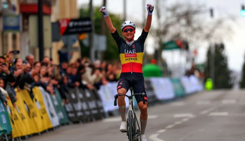 Tim Wellens vence Clássica de Jaén com "exibição à Pogacar"