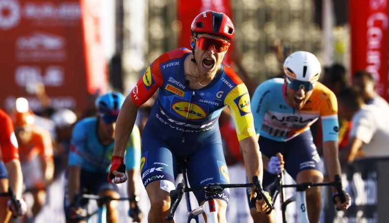 Jonathan Milan venceu ao sprint a 4ª etapa do UAE Tour