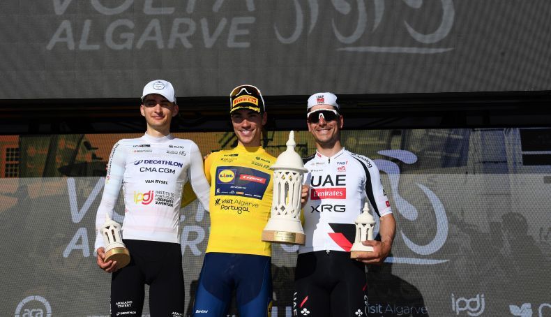 Juan Ayuso vence a Volta ao Algarve e João Almeida termina no terceiro posto