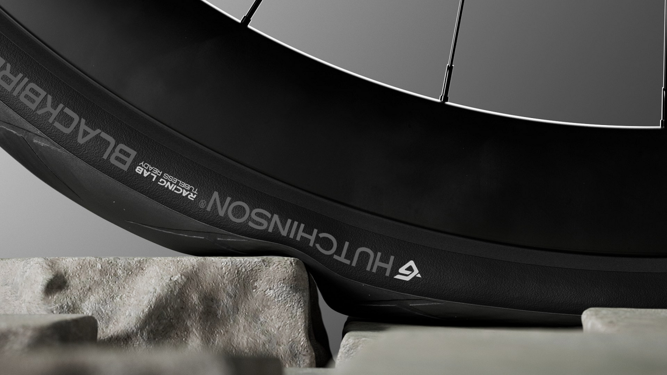 Gama Hutchinson Blackbird passa a ter disponíveis duas novas medidas 32 e 34 mm