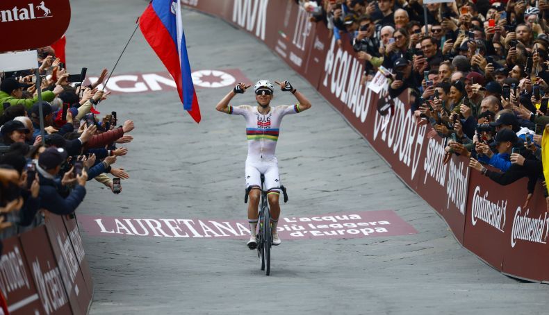 Tadej Pogacar bate recorde de vitórias na Strade Bianche