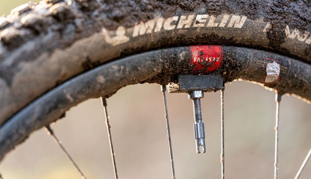 Tommo Holeshot Tubeless Valve