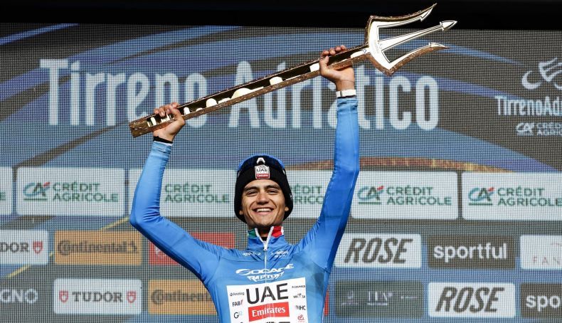 Isaac del Toro conquista o tridente da Tirreno Adriático