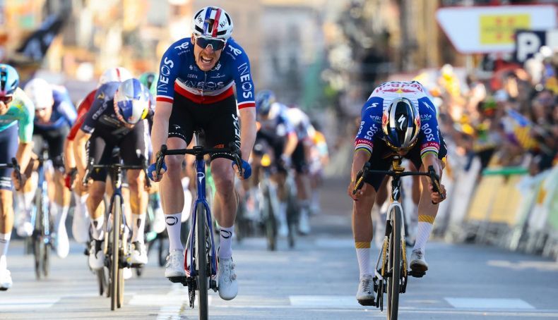 Godon bate Evenepoel ao sprint e é o primeiro líder da Volta à Catalunha