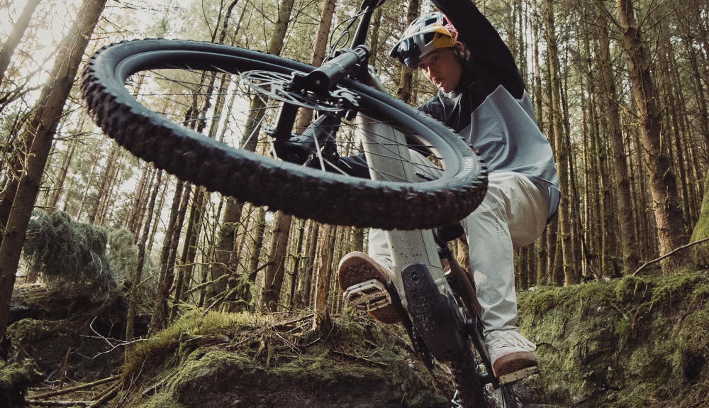 Levo R experience social crop 1x1 9