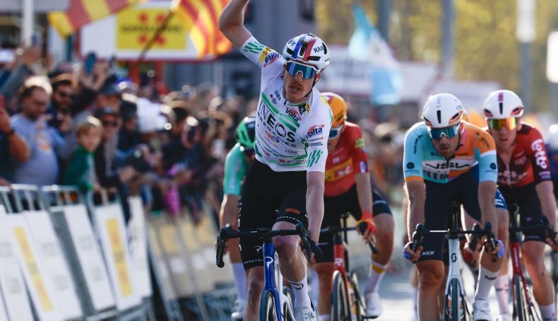 Evenepoel dá espectáculo e Godon repete vitória na Volta à Catalunha