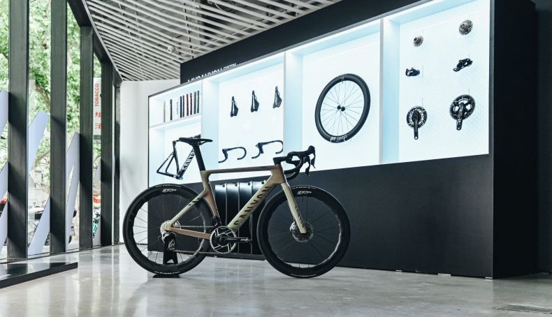 Aeroad CF SLX passa a integrar o programa de personalização MyCanyon