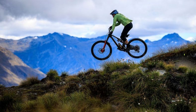 Características e preços da nova gama RockShox Super DeLuxe e Vivid Air 2027