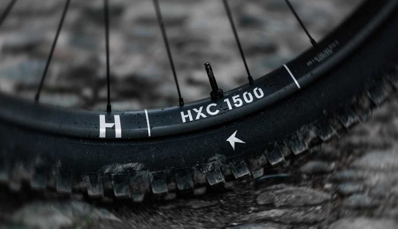 Gama de rodas de carbono DT Swiss 1500 foi renovada