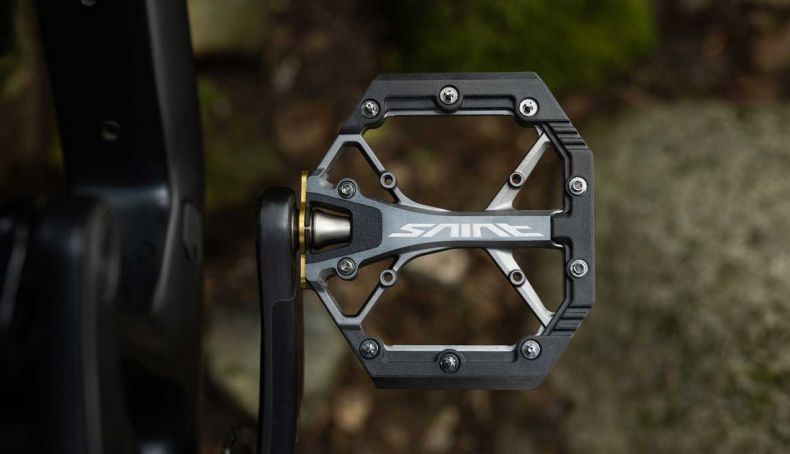 Shimano lança no mercado os novos pedais de plataforma Saint e Deore XT
