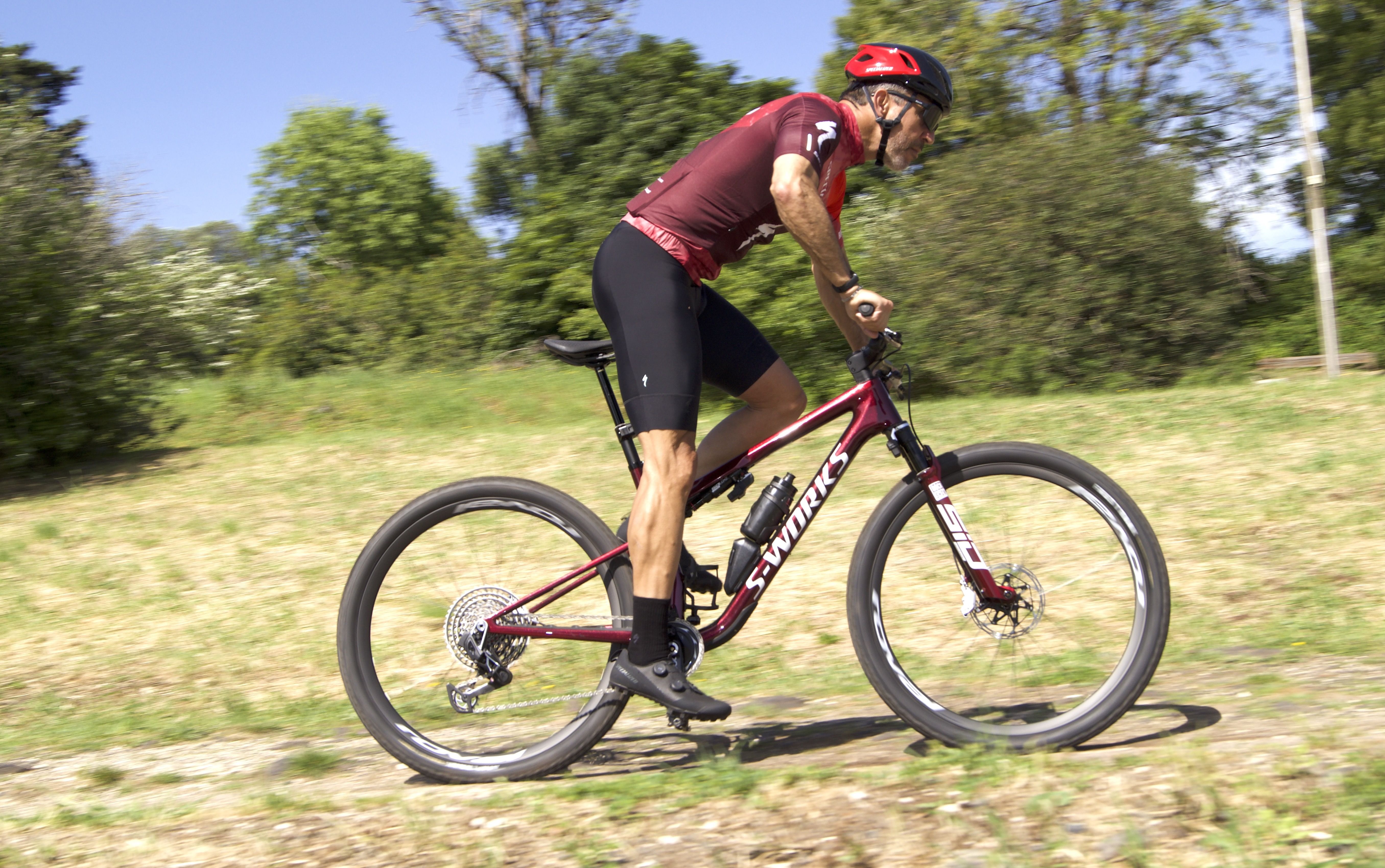 Nova Specialized Epic 9: apresentação e primeiro contato