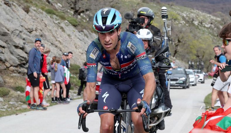 Mikel Landa também vai estar ausente do Giro 2026 devido a fratura na bacia