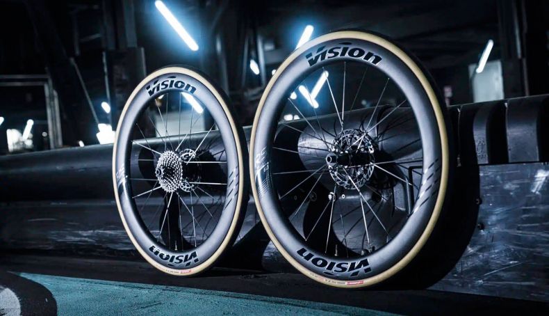 Vision apresenta as rodas Metron 45 60 RS CS Silver Edition