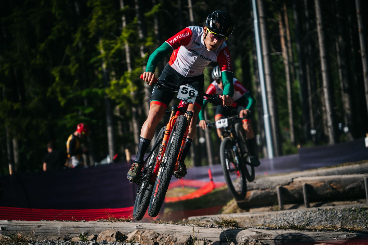 Estreia de alto nível para João Vigário na Taça do Mundo de XCO