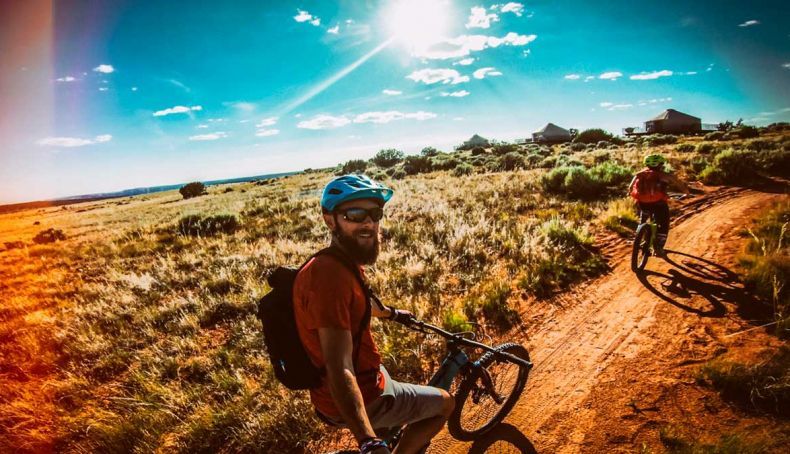 Como andar de bicicleta no calor: erros a evitar este verão