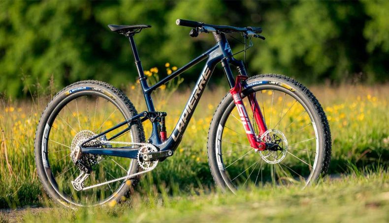 Lapierre atualiza a XR para 2027: a sua arma de XC mais radical ganha curso e perde peso