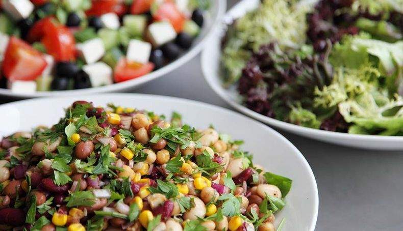 5 receitas saudáveis e fáceis de preparar para manter o equilíbrio durante as férias de Verão