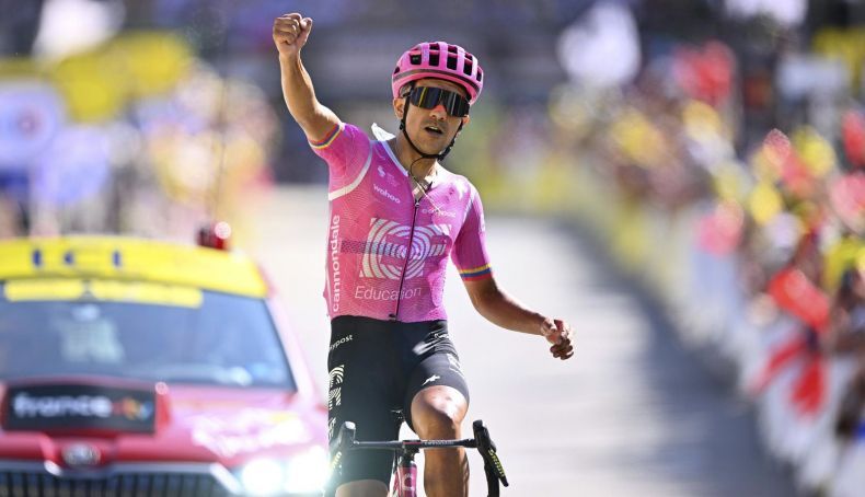 Carapaz geriu e ganhou a primeira etapa nos Alpes do Tour 2026
