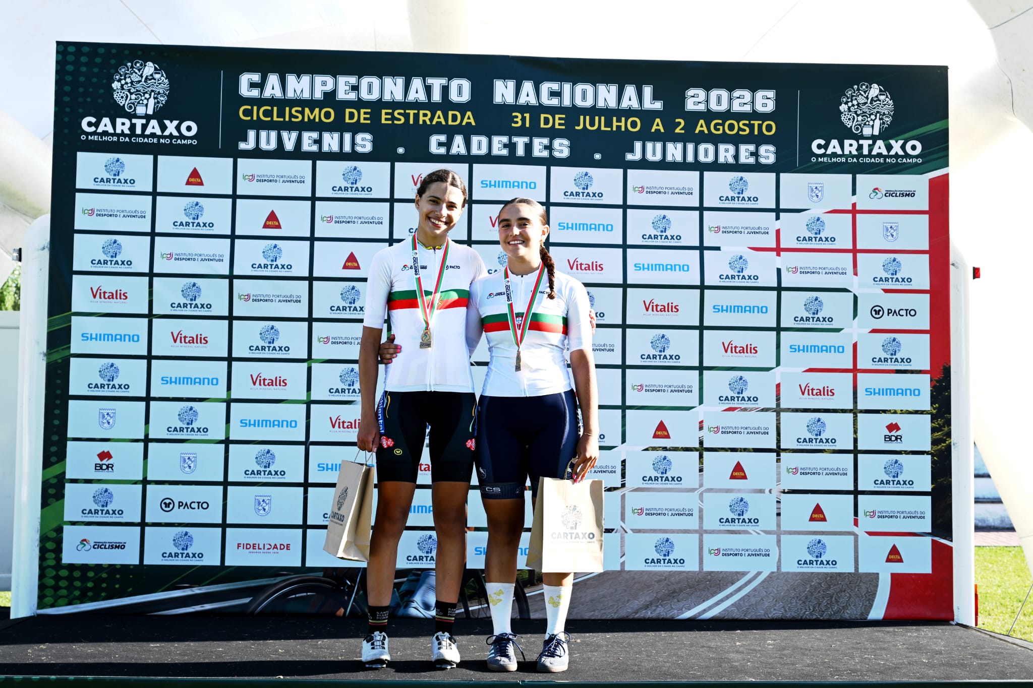 Marta Esteves e Lúcia Martins fazem a dobradinha nos Nacionais da Juventude Marta Esteves e Lúcia Martins fazem a dobradinha nos Nacionais da Juventude