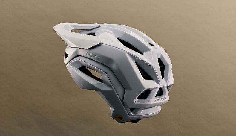 NOVIDADE: capacete Giro Montaro Pro