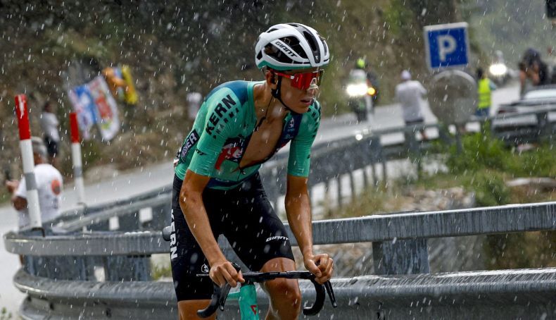 Terceira etapa da Volta a Espanha cancelada devido a uma tempestade
