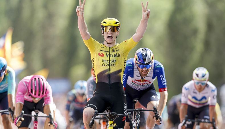 Matthew Brennan volta a vencer ao sprint na Vuelta
