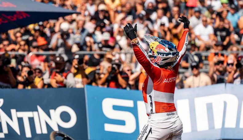 Jackson Goldstone e Valentina Höll revalidam título mundial de DH em Val di Sole