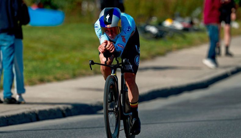 Evenepoel entra para a história com o seu quarto título mundial consecutivo de contrarrelógio