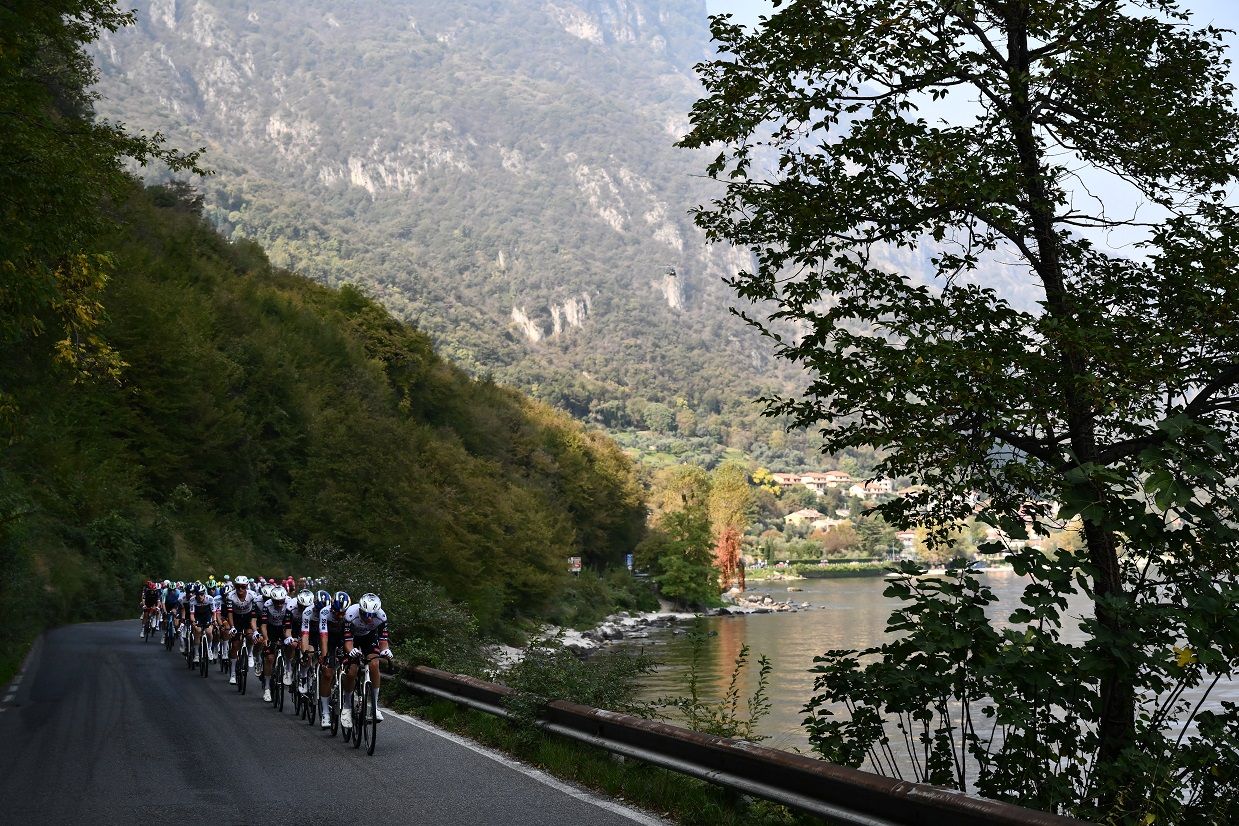 Lombardia fecha a temporada dos Monumentos