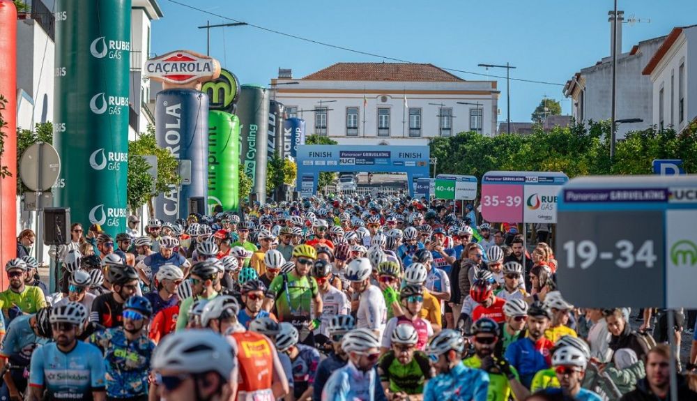 uci al (21)