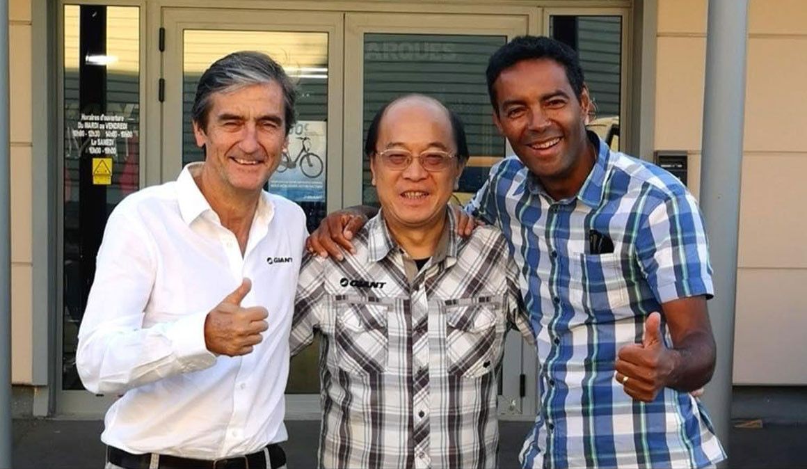 John Koo, presidente da Giant Europa, ladeado por Jerome Chagnon (Diretor Geral da Giant França) e por José Casla (Diretor Geral da Giant Ibérica).