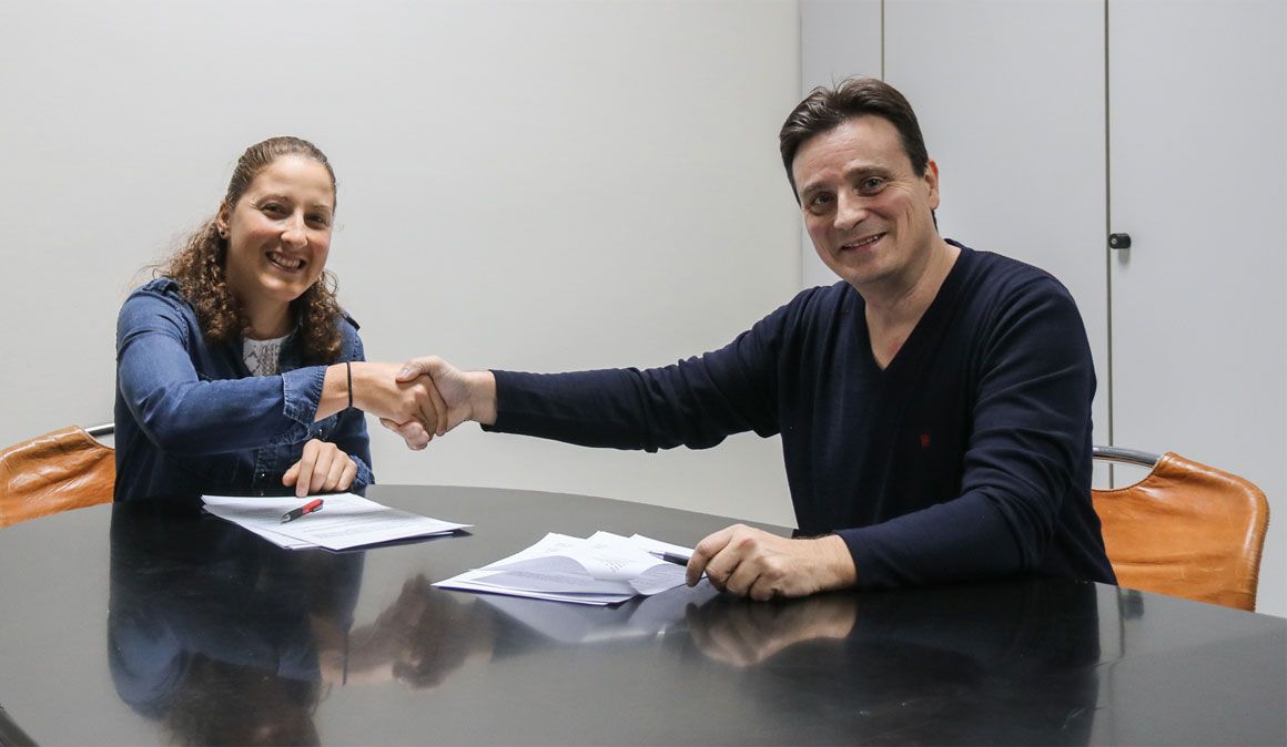 Julie Bresset assinou contrato com a Massi