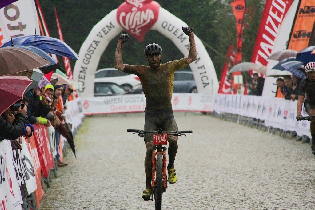 Jofre Cullell e Alessandra Keller vencem primeira etapa da Taça de Portugal de XCO
