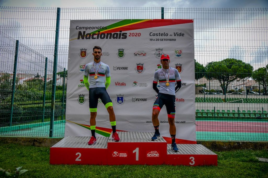 Fábio Fernandes e António Morgado renovam títulos de contrarrelógio