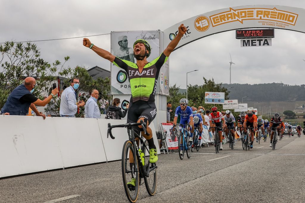 Luís Mendonça ganha etapa inaugural do Troféu Joaquim Agostinho