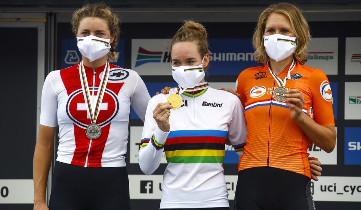 Anna van der Breggen, campeã do mundo de contrarrelógio após queda de Chloe Dygert
