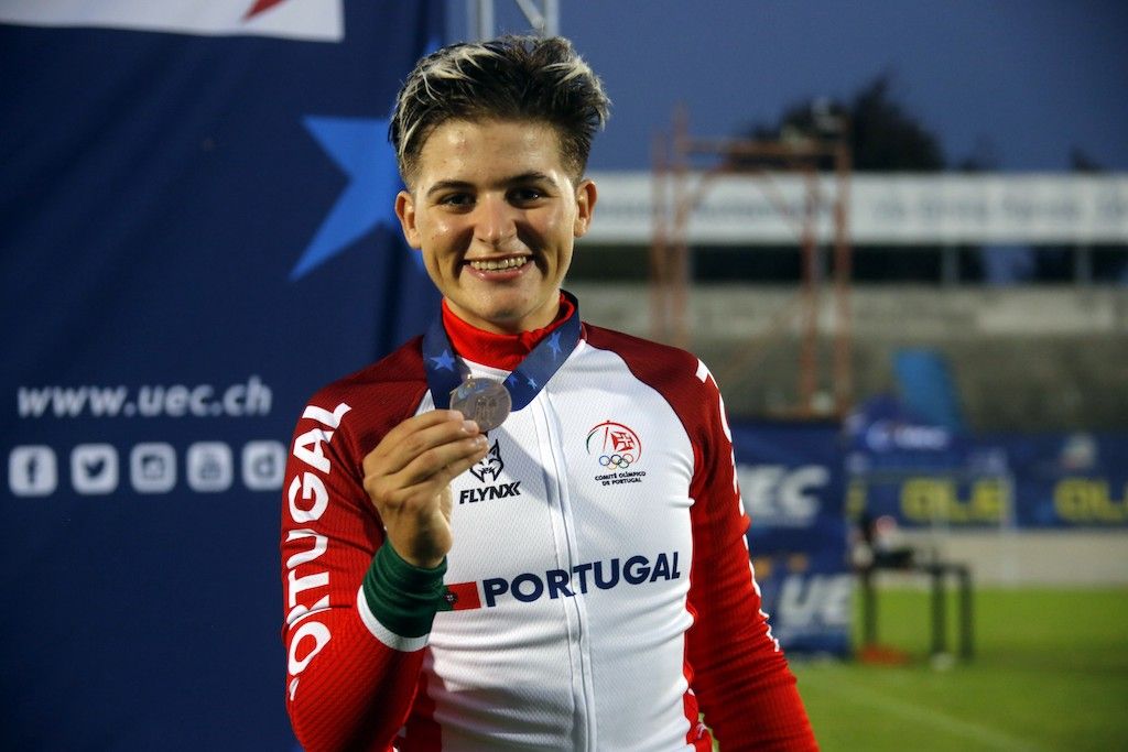 Maria Martins de bronze na prova de scratch do Campeonato da Europa