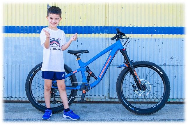 Criança de 7 anos sonha ser Downhiller de topo
