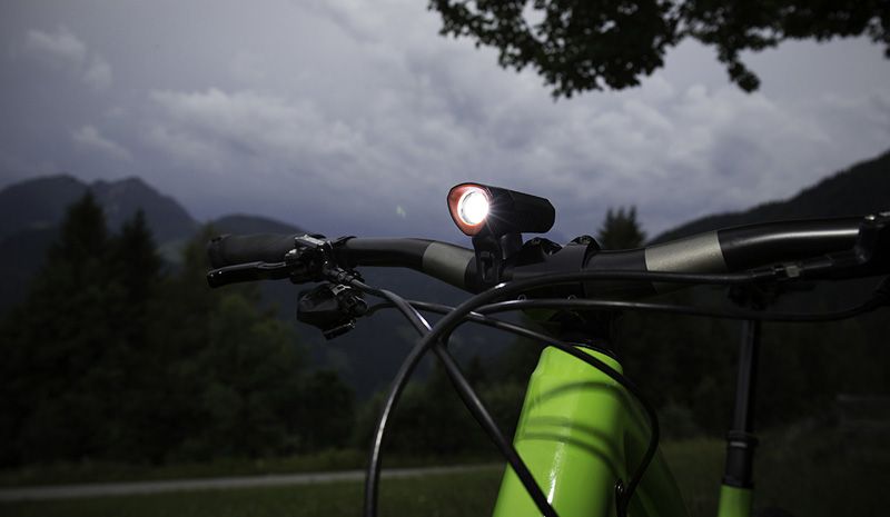 Sigma Buster 300, uma luz mais potente e barata.