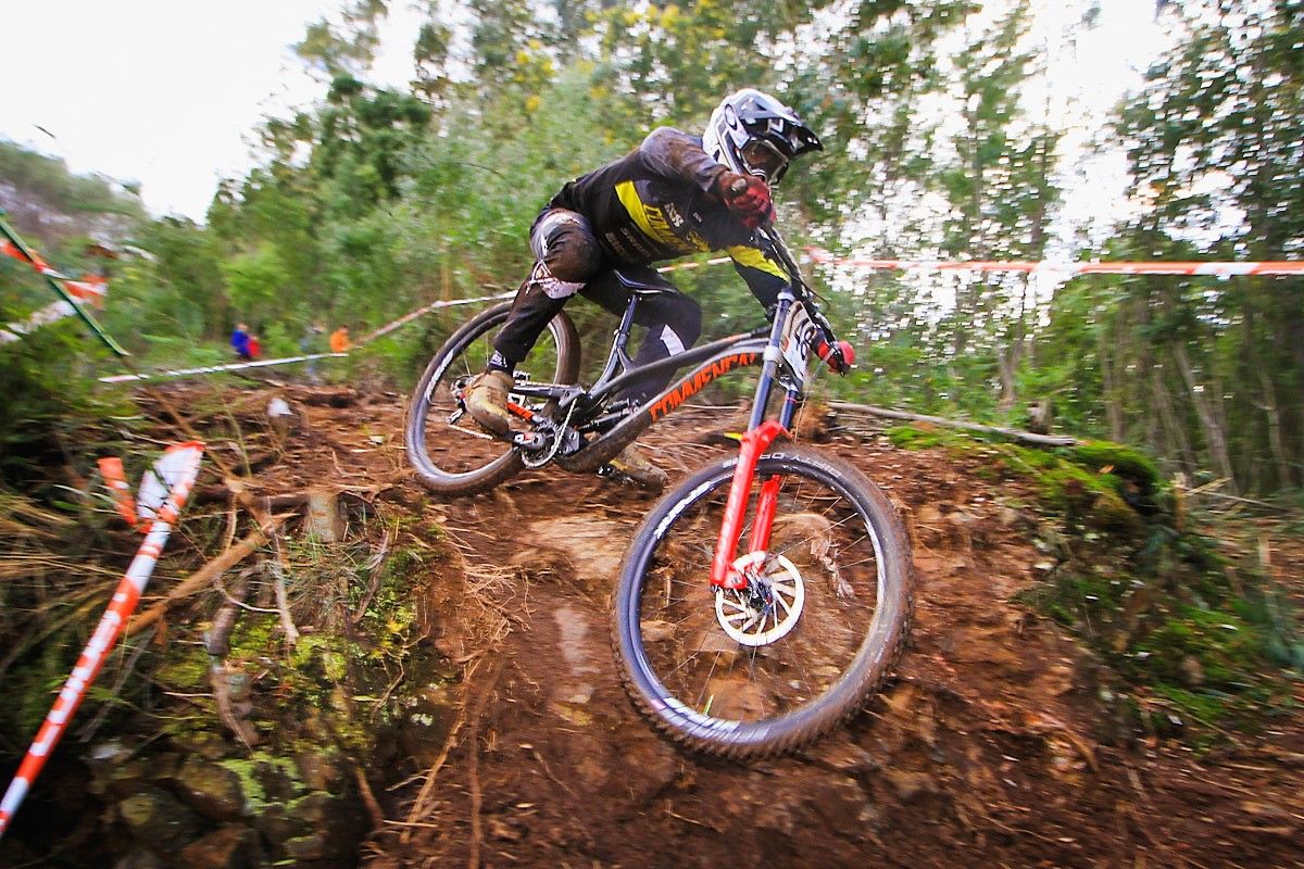 Pierron Amaury (Commençal/Vallnord) foi o melhor entre a elite masculina