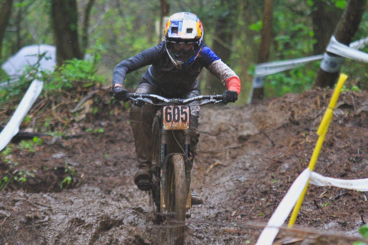 Títulos europeus de downhill serão atribuídos na Lousã no domingo