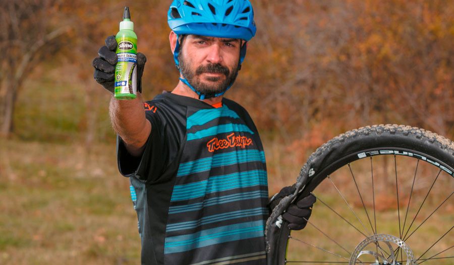 Reparação de um furo com sistema tubeless utilizando selante