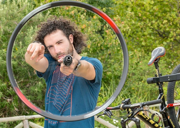 Como montar pneus Tubeless - por Yannick, the Mechanic
