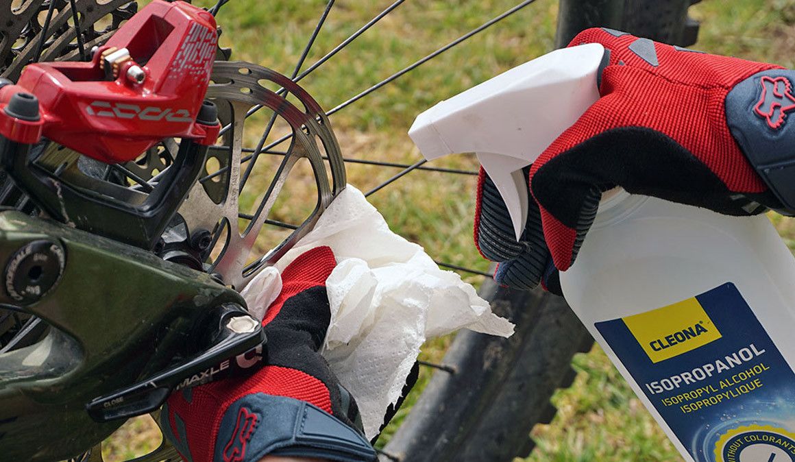 Nunca faças isto aos travões da tua bicicleta
