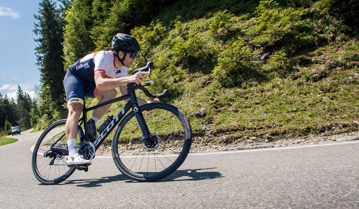 Scott Addict RC Disc 2020, aerodinâmica, leve e com caráter de trepadora