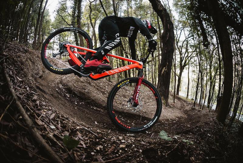 jose-borges-assina-pela-equipa-canyon-collective