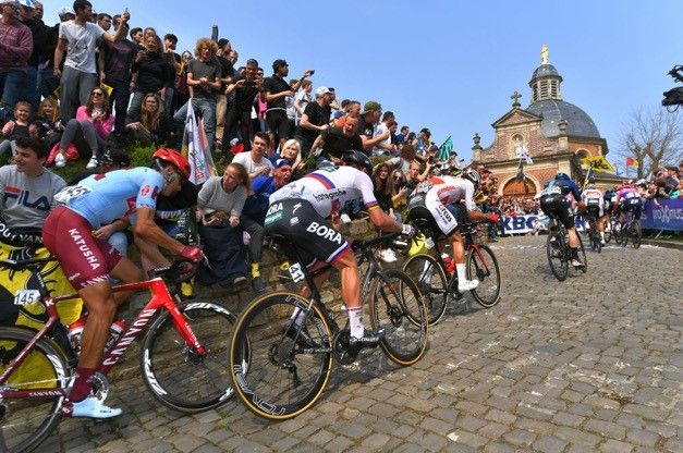 Volta a Flandres promete novo duelo intenso entre Mathieu van der Poel e Wout Van Aert