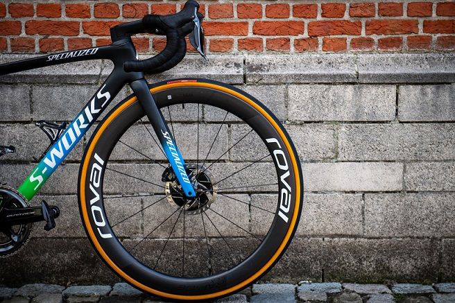 Sabias que Asgreen ganhou o Tour de Flandres com pneus normais?