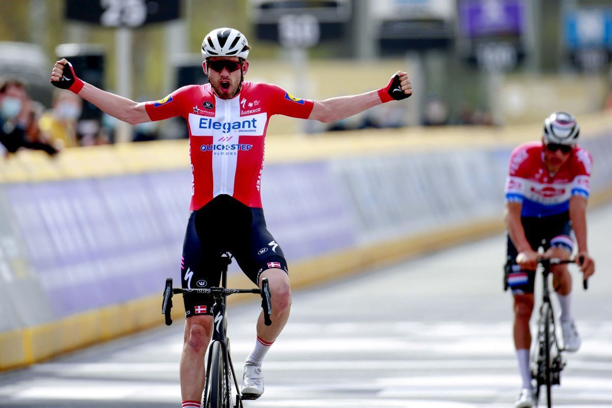 Tour de Flandres: Kasper Asgreen bateu Mathieu van der Poel no sprint final