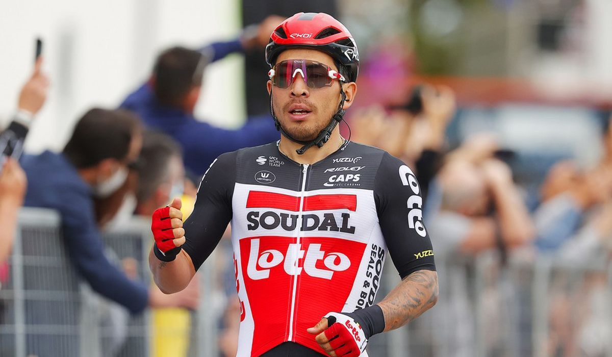 Dobradinha de Caleb Ewan num dia tranquilo no Giro